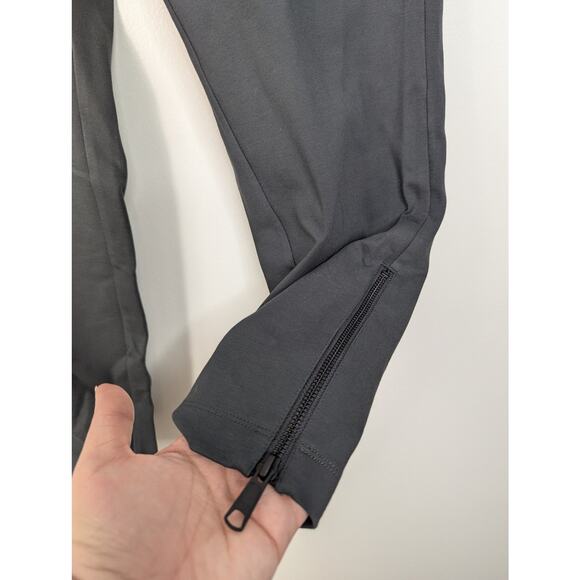 Universal Standard Moro Pocket Signature Ponte Pants in Charcoal - Picture 3 of 11